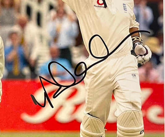 MICHAEL VAUGHAN FORMER ENGLAND CRICKET CAPTAIN HAND SIGNED PHOTO WITH COA