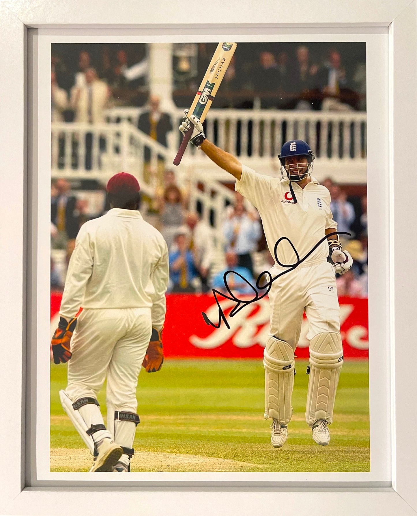 MICHAEL VAUGHAN FORMER ENGLAND CRICKET CAPTAIN HAND SIGNED PHOTO WITH COA