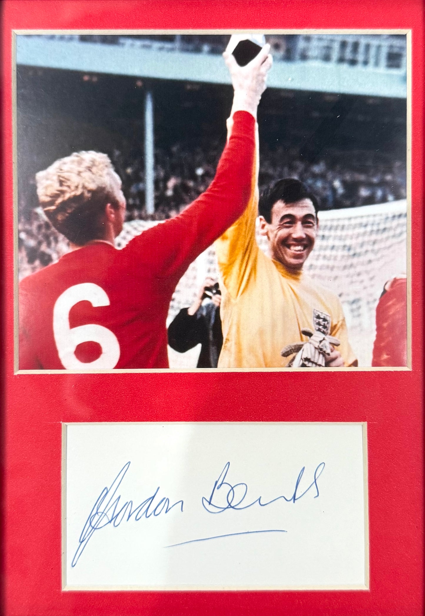 Gordon Banks, England 1966 World Cup Hero, Hand Signed Card Presentation & AFTAL Member COA