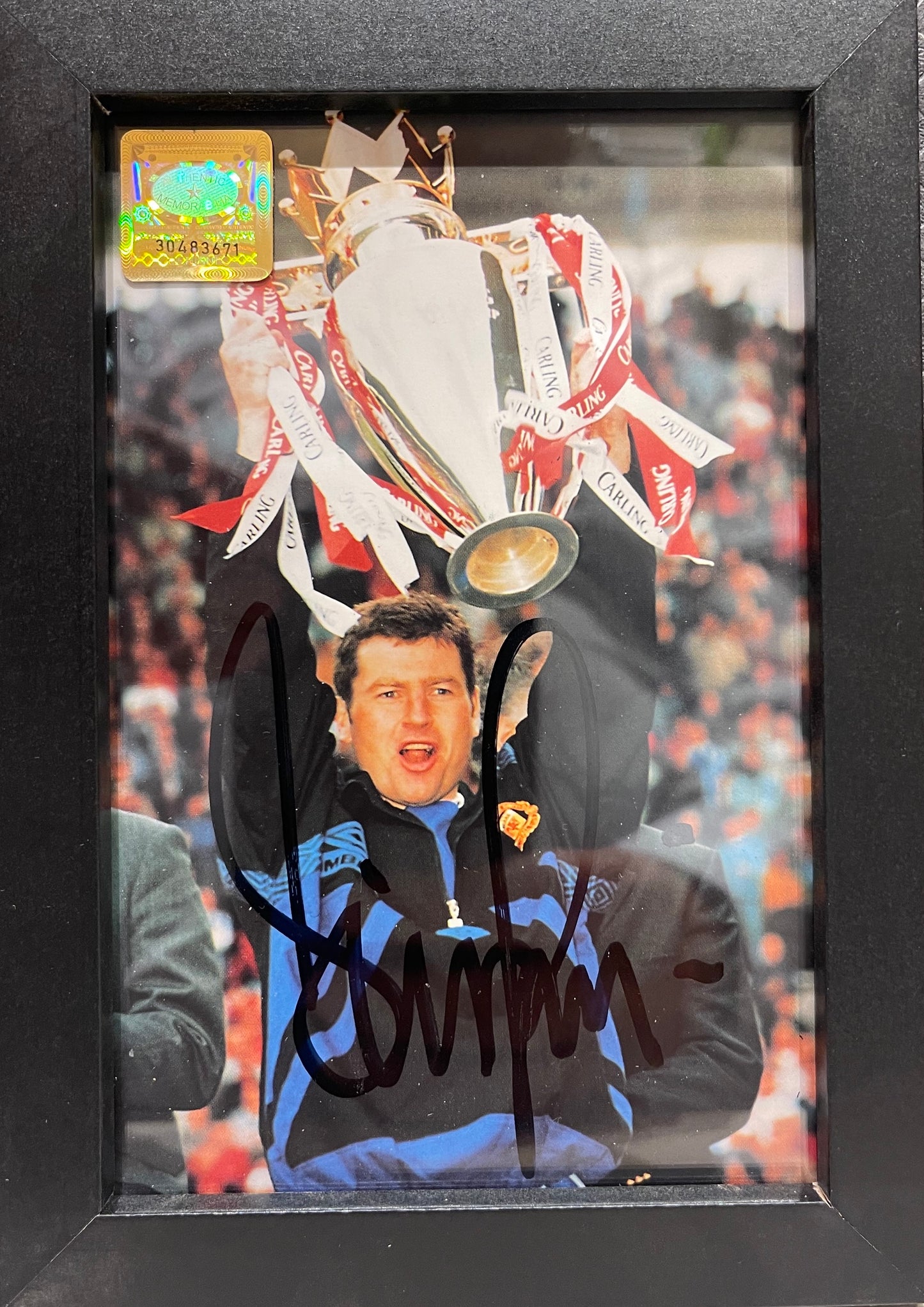 DENIS IRWIN HAND SIGNED MANCHESTER UNITED PHOTO WITH COA