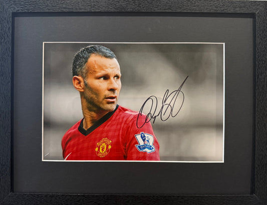 Ryan Giggs Manchester United Legend, Hand Signed Framed 40cm x 30cm Photo With COA
