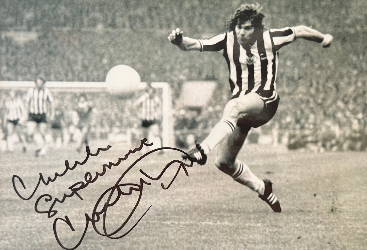 Malcolm Macdonald, Newcastle United, England Legend, Hand Signed Framed Photo & COA
