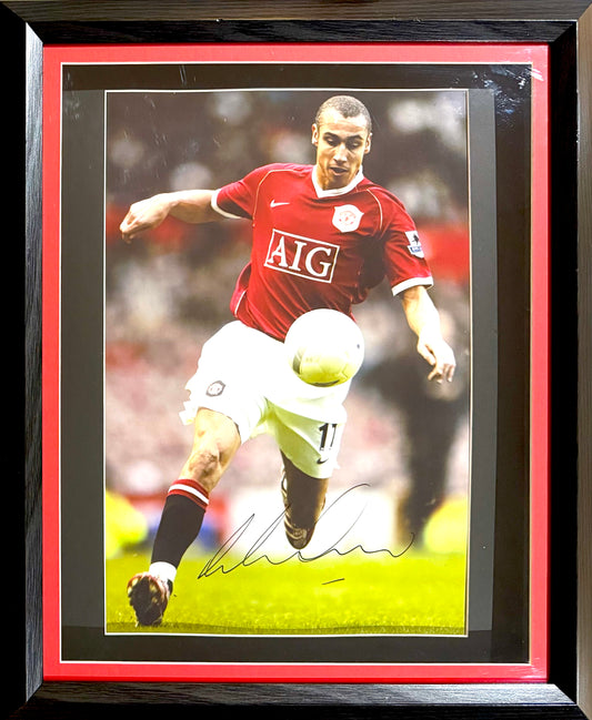 Henrik Larsson, Celtic Legend, Hand Signed Framed 55cm x 45cm Manchester United Photo With COA