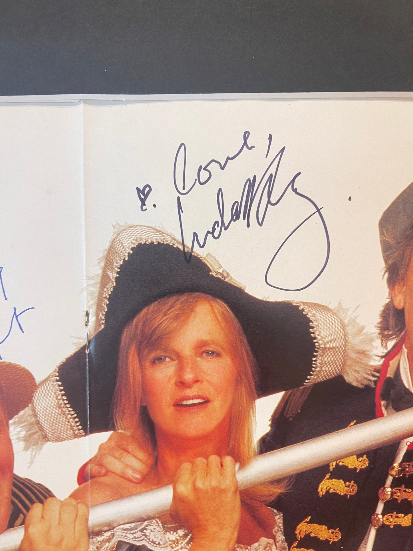 PAUL AND LINDA MCCARTNEY HAND SIGNED 'NEW WORLD TOUR' PROGRAMME WITH COA