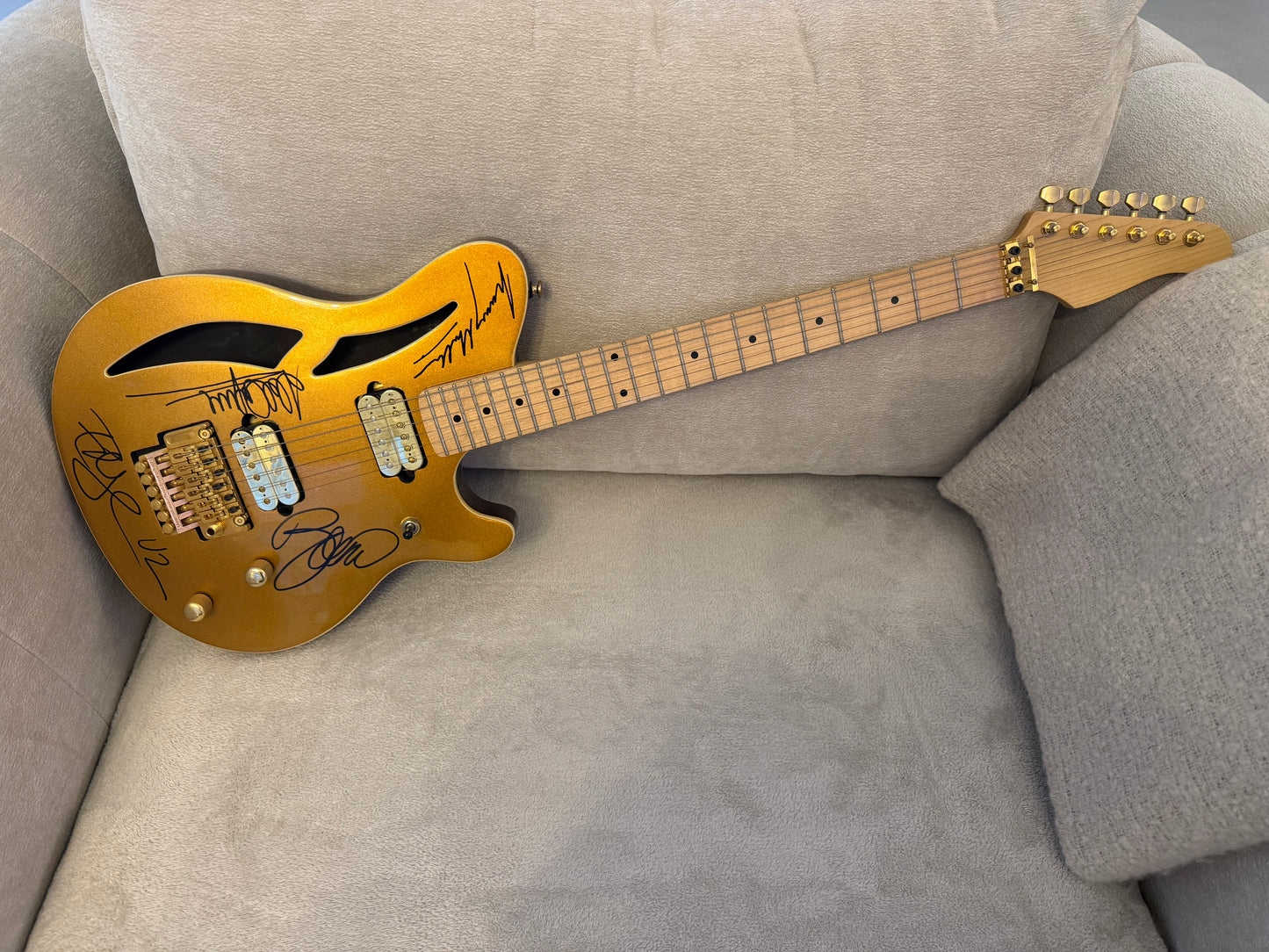 U2 - Bono, The Edge, Larry Mullen, Adam Clayton, Hand Signed Guitar & COA