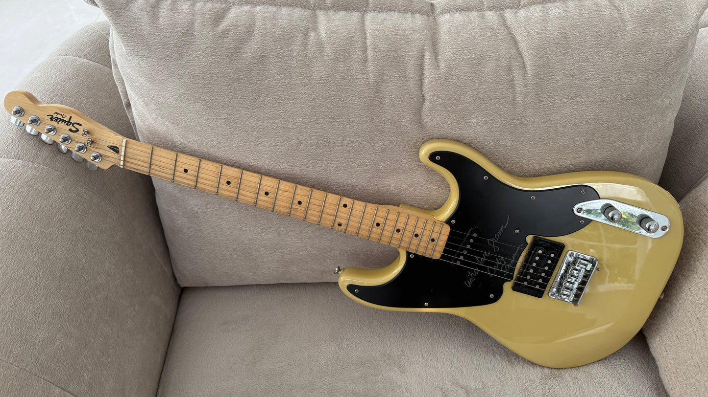 Carly Simon, Singer, Songwriting Legend, Hand Signed Guitar & VH1 SVP GM COA