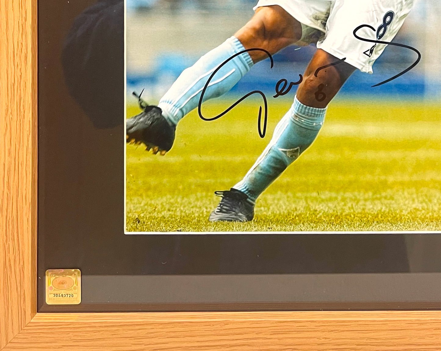 GEOVANNI - FORMER MANCHESTER CITY PLAYER HAND SIGNED PHOTO WITH COA
