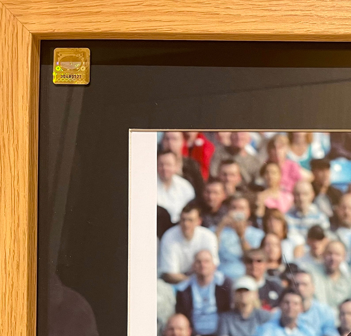 ELANO - FORMER MANCHESTER CITY PLAYER HAND SIGNED PHOTO WITH COA