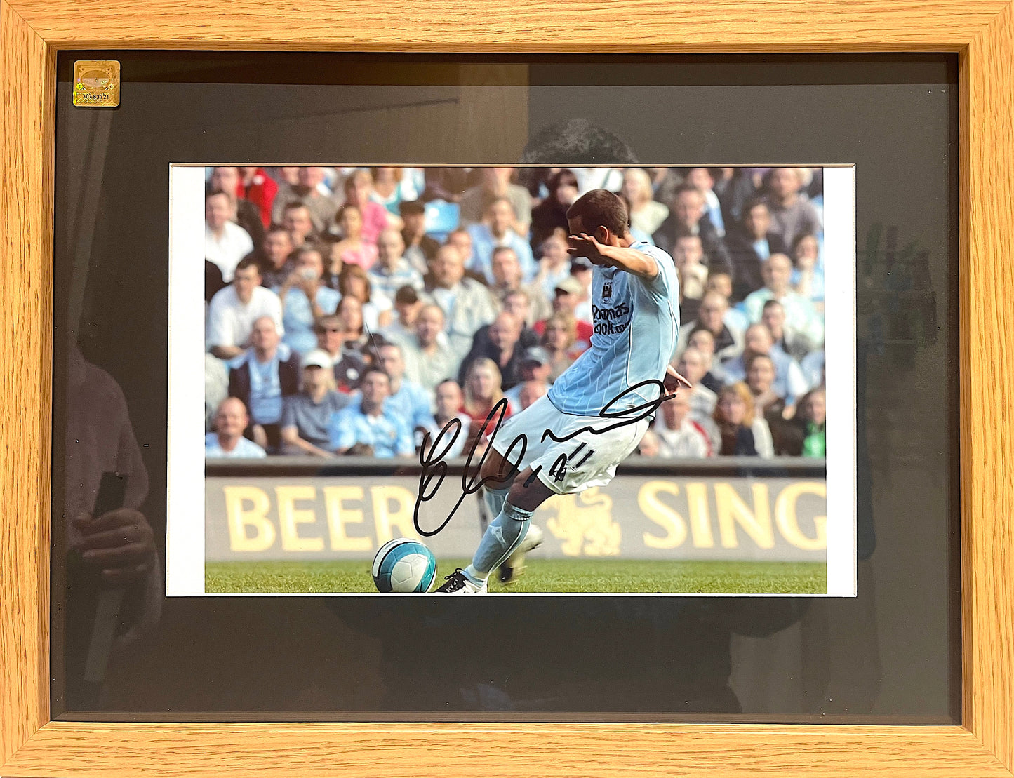 ELANO - FORMER MANCHESTER CITY PLAYER HAND SIGNED PHOTO WITH COA