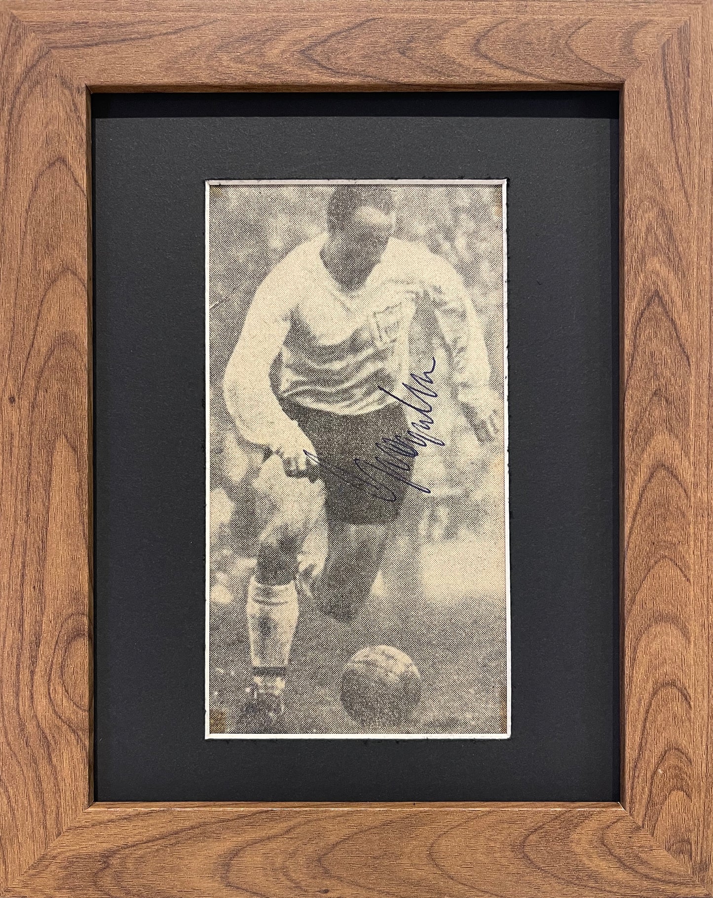 George Cohen, England 1966 World Cup Winner, Hand Signed, Framed Newspaper Cutting & COA