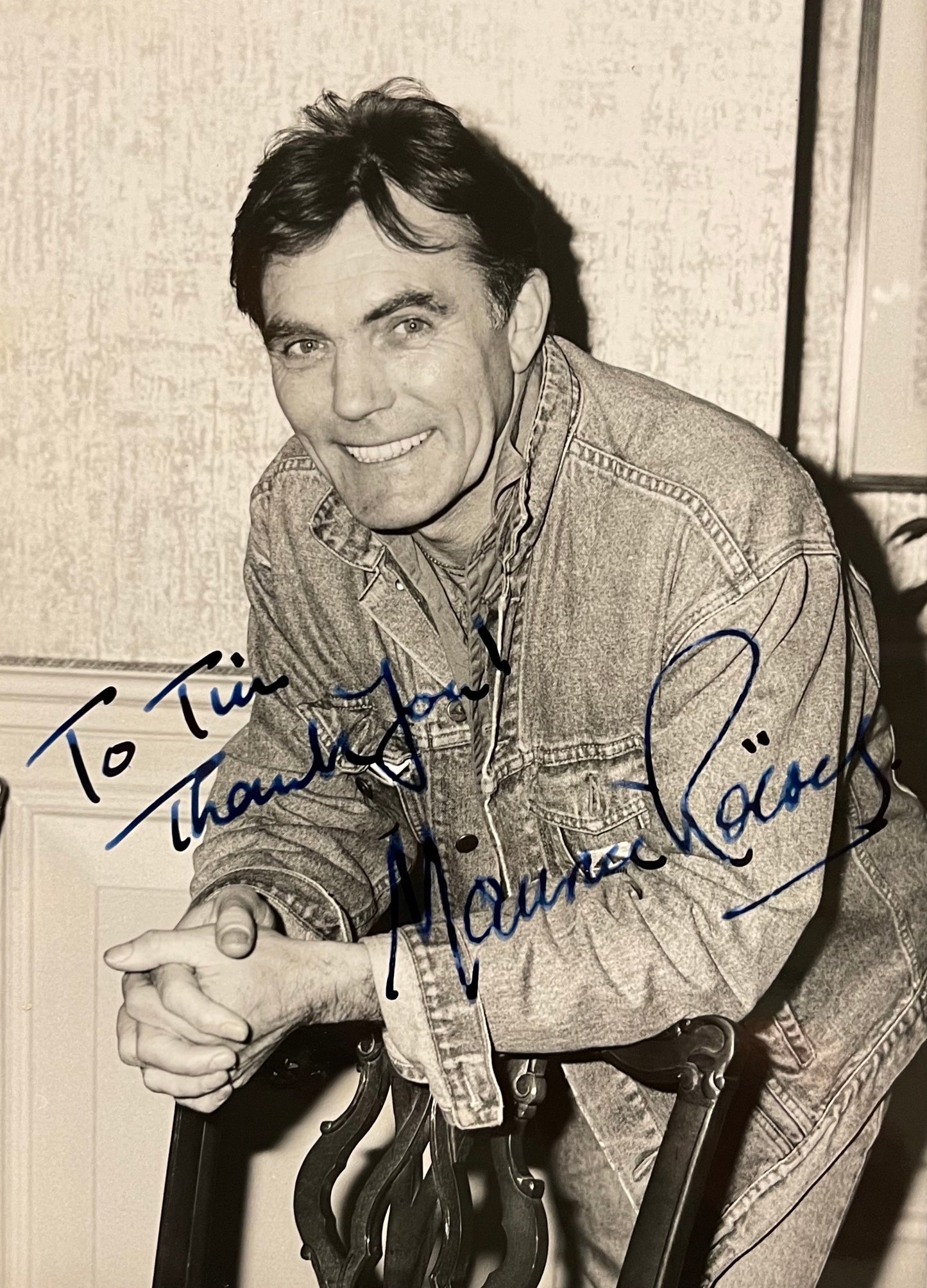 MAURICE ROEVES HAND SIGNED (FRAMED 8 X 6 INCH) PUBLICITY PHOTO WITH COA