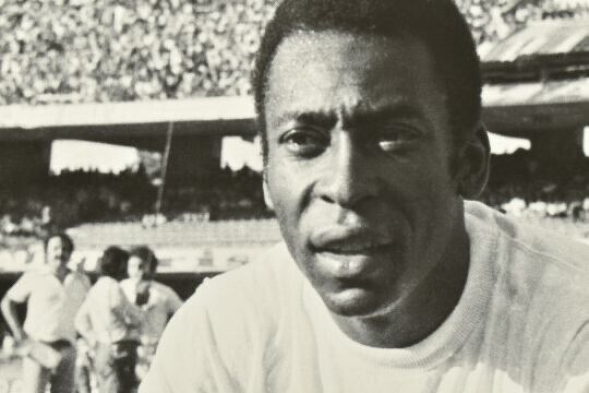 PELE VERY LIMITED EDITION 8 INDIVIDUAL HAND SIGNED PHOTO/PRINT COLLECTION