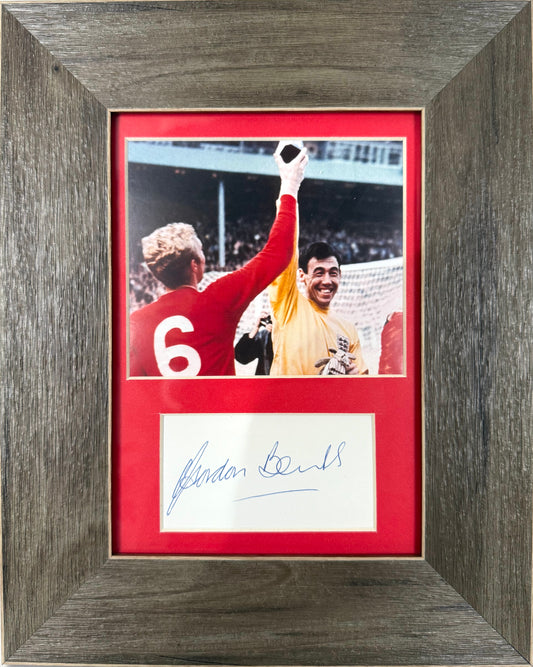 Gordon Banks, England 1966 World Cup Hero, Hand Signed Card Presentation & AFTAL Member COA