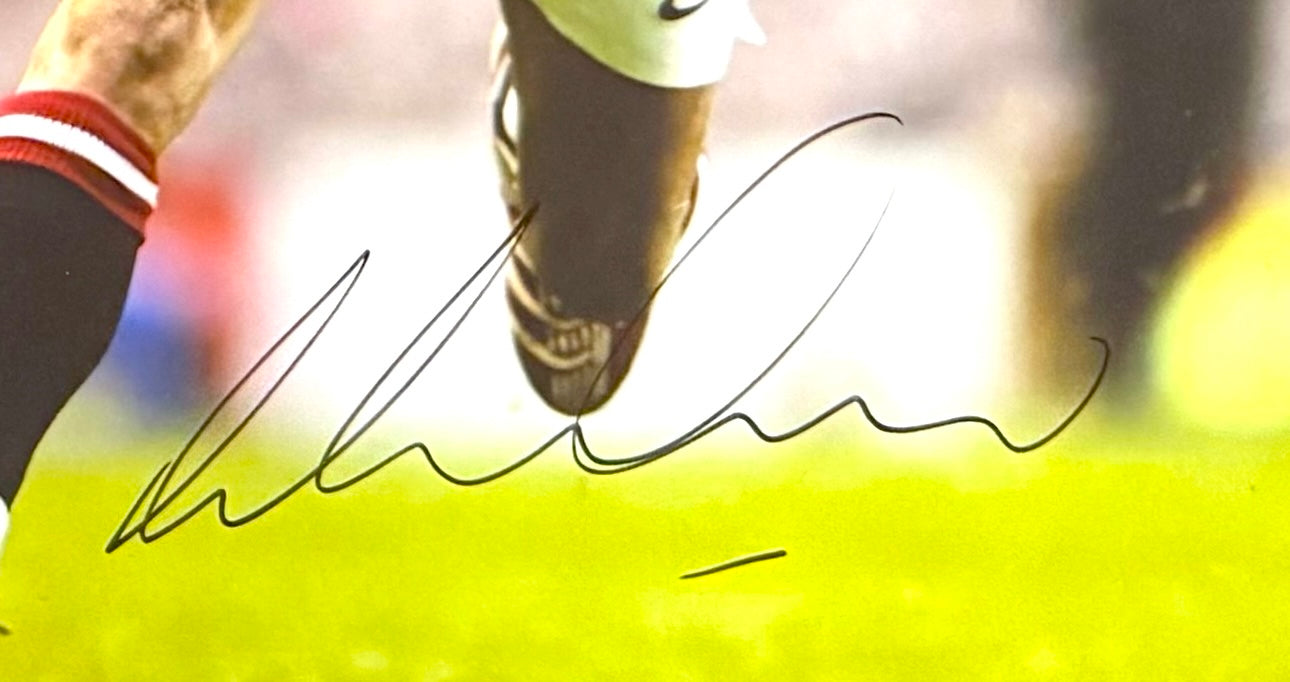 Henrik Larsson, Celtic Legend, Hand Signed Framed 55cm x 45cm Manchester United Photo With COA