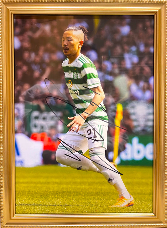 YOSUKE IDEGUCHI HAND SIGNED CELTIC PHOTO WITH COA