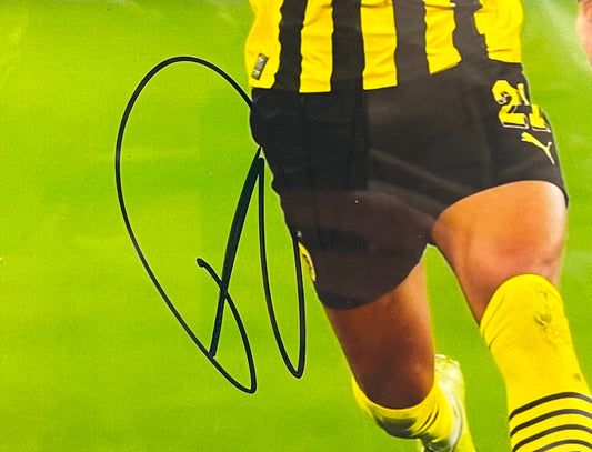 DONYELL MALEN BVB PLAYER HAND SIGNED PHOTO WITH COA