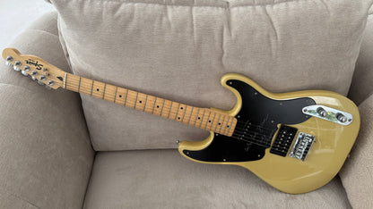 Carly Simon, Singer, Songwriting Legend, Hand Signed Guitar & VH1 SVP GM COA
