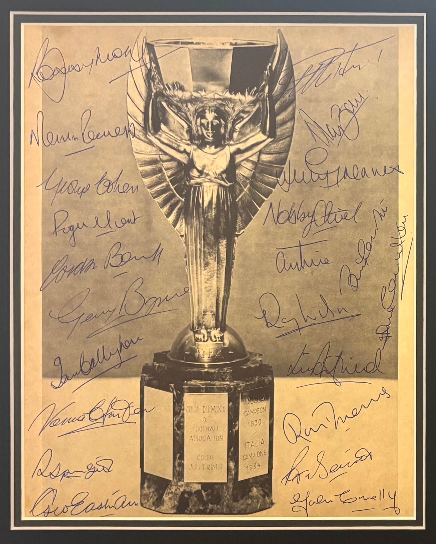 England 1966 SUPER RARE Full Squad (22) Hand Signed Photo Presentation & COA