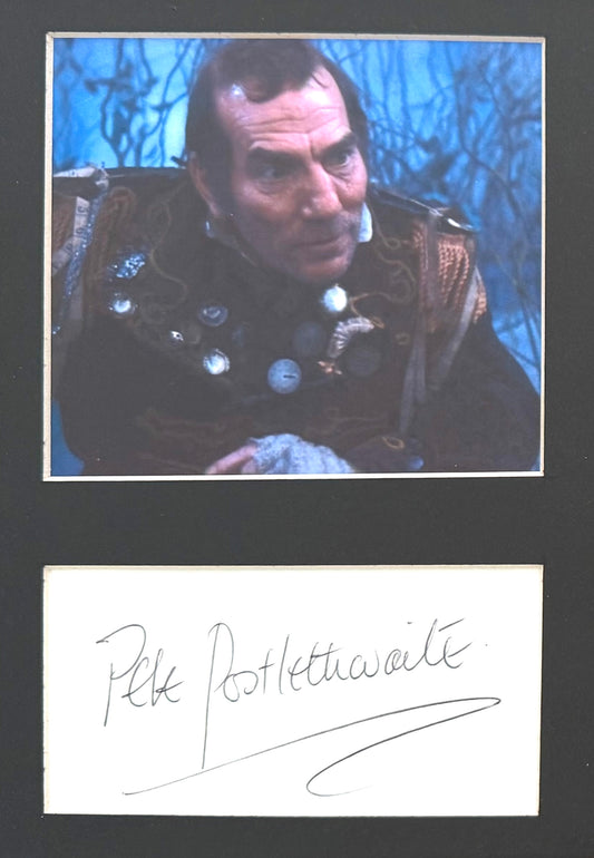 Pete Postlethwaite, Hand Signed Framed Mounted Card & Photo Presentation & COA