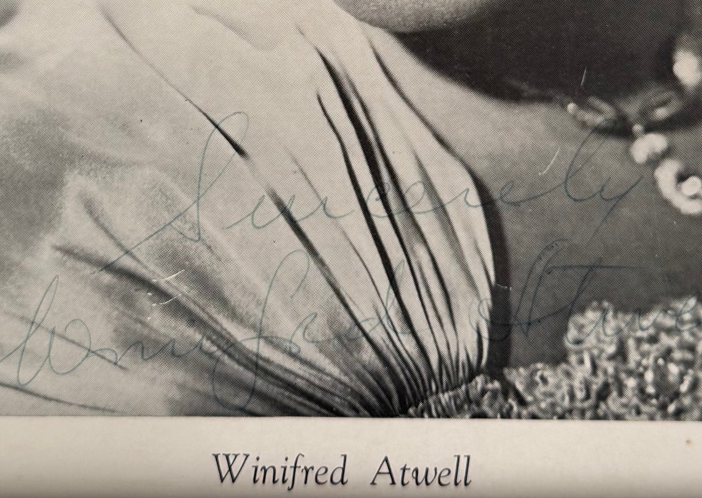 Winifred Atwell, Pianist, Composer, Hand Signed Framed 25cm x 20cm Photo COA