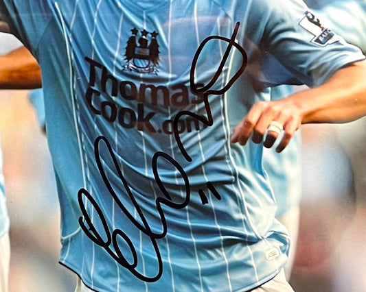 ELANO - FORMER MANCHESTER CITY PLAYER HAND SIGNED PHOTO WITH COA