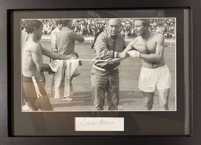 GEORGE COHEN, ENGLAND 1966 WORLD CUP WINNER, HAND SIGNED, FRAMED PHOTO WTH COA