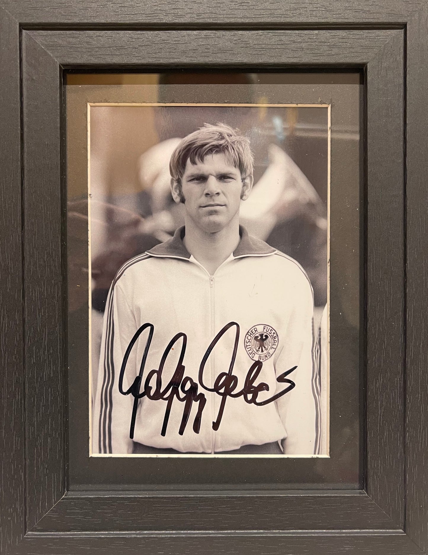 WOLFGANG WEBER WEST GERMANY FOOTBALL LEGEND HAND SIGNED PHOTO WITH COA