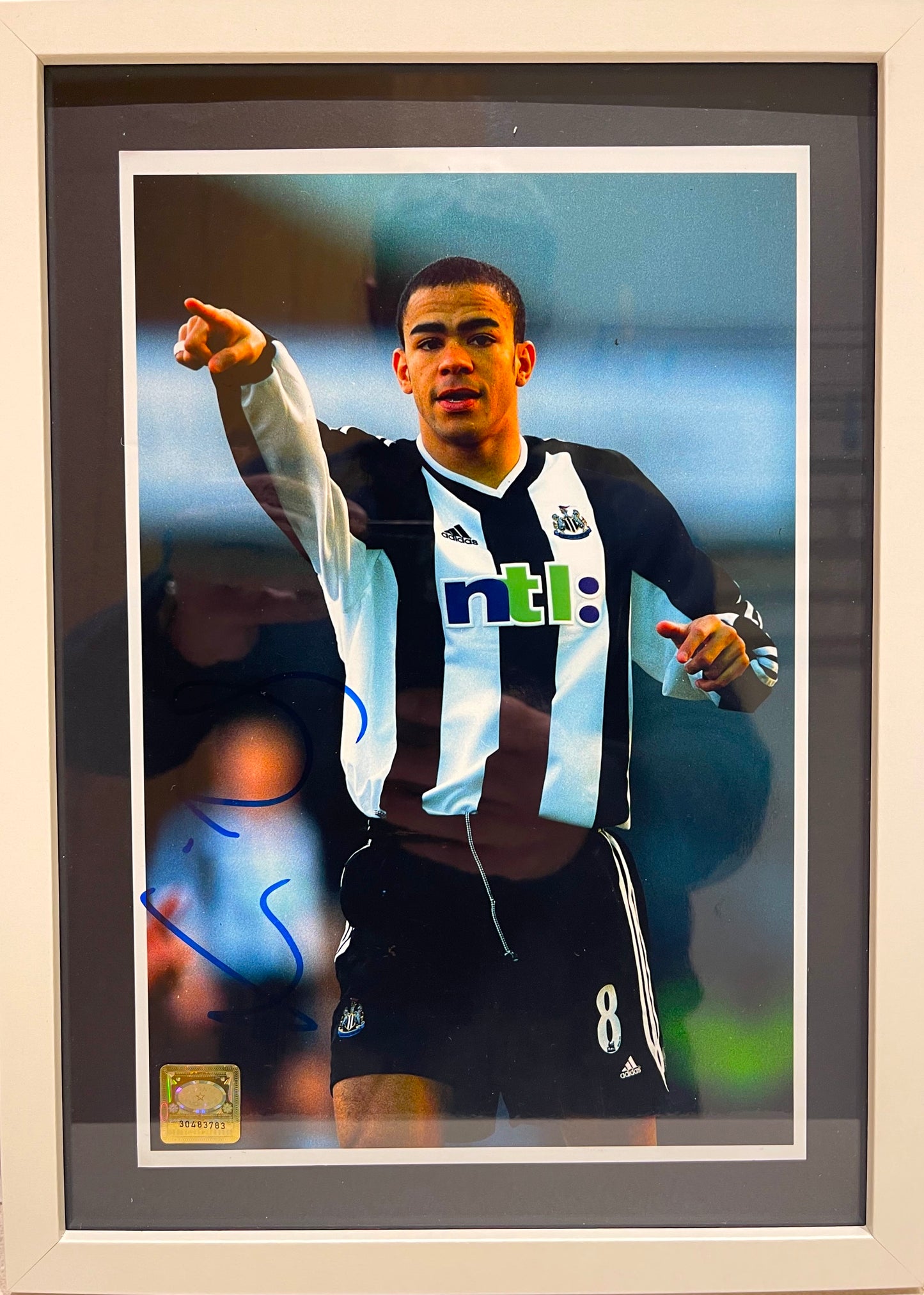 KIERON DYER HAND SIGNED NEWCASTLE UNITED FRAMED PHOTO WITH COA