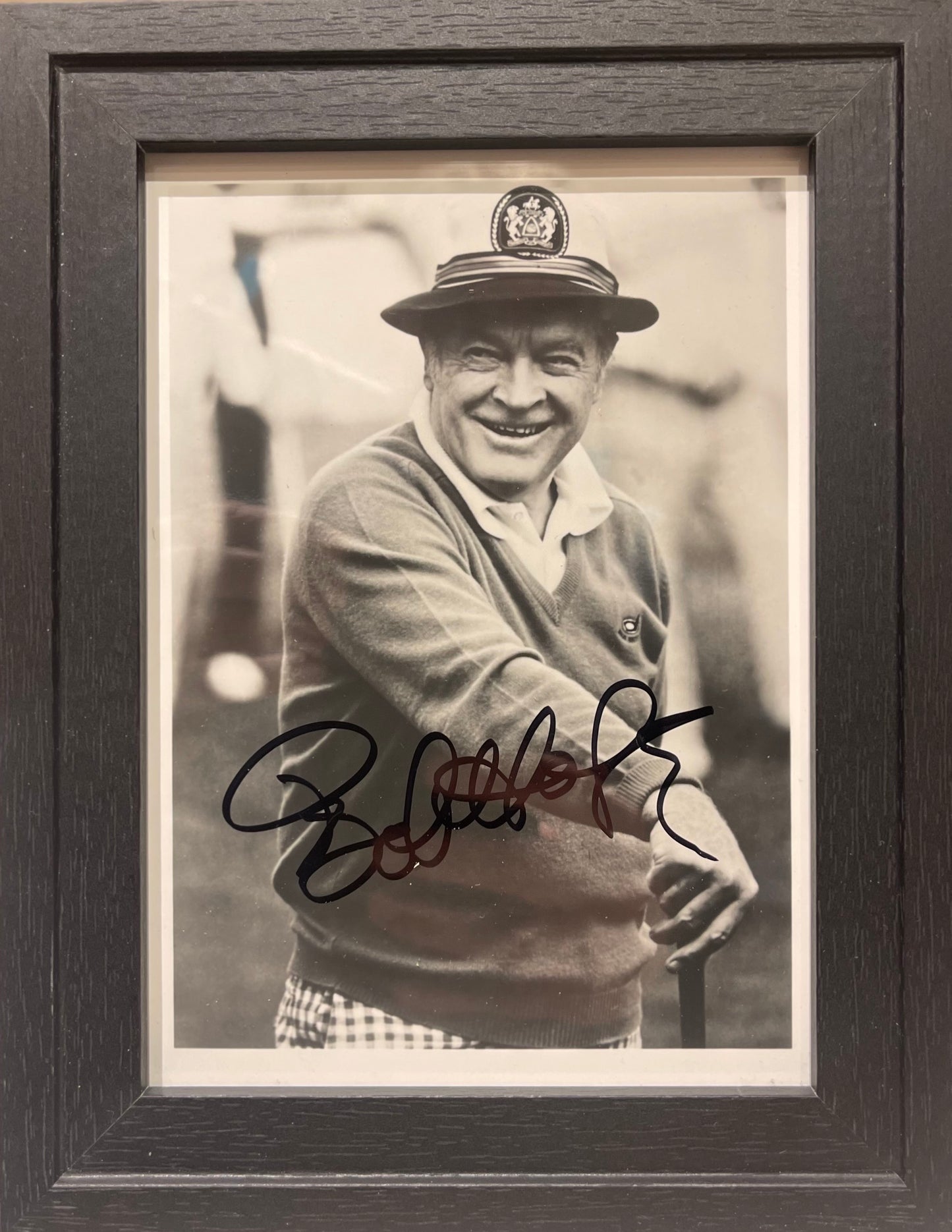 BOB HOPE HAND SIGNED PHOTO FRAMED (8 X 6 INCH) WITH AFTAL COA