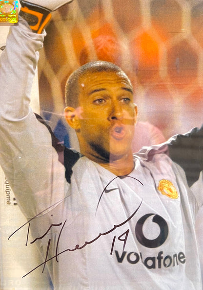 TIM HOWARD HAND SIGNED MANCHESTER UNITED PHOTO WITH COA