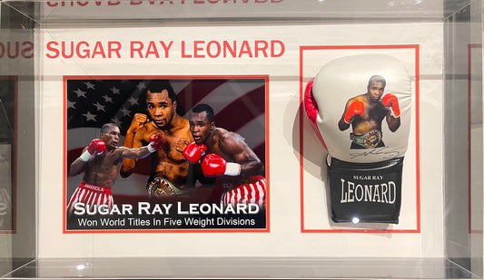 SUGAR RAY LEONARD HAND SIGNED GLOVE PRESENTATION WITH COA