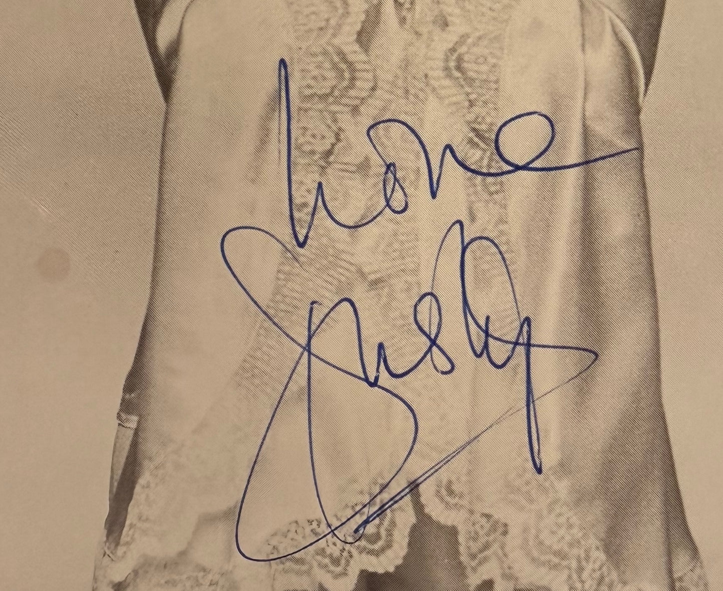 Dusty Springfield, Iconic 1960's Singer, Hand Signed 18cm x 10cm Photocard & COA