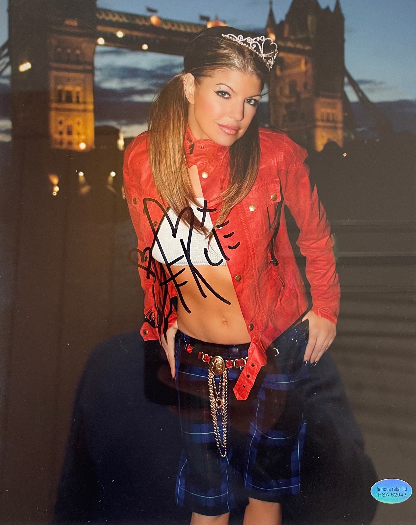 FERGIE - BLACK EYED PEAS - HAND SIGNED PHOTO WITH COA