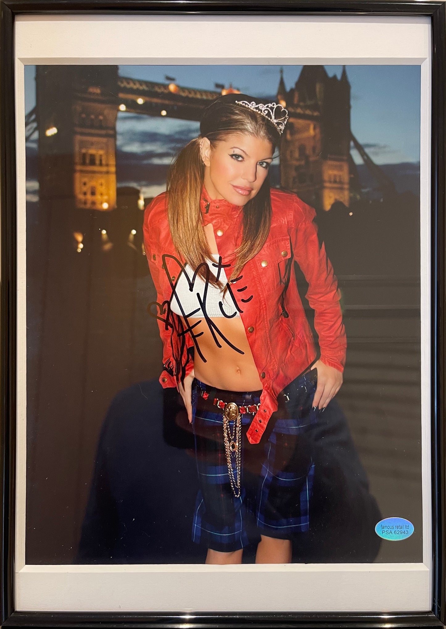 FERGIE - BLACK EYED PEAS - HAND SIGNED PHOTO WITH COA