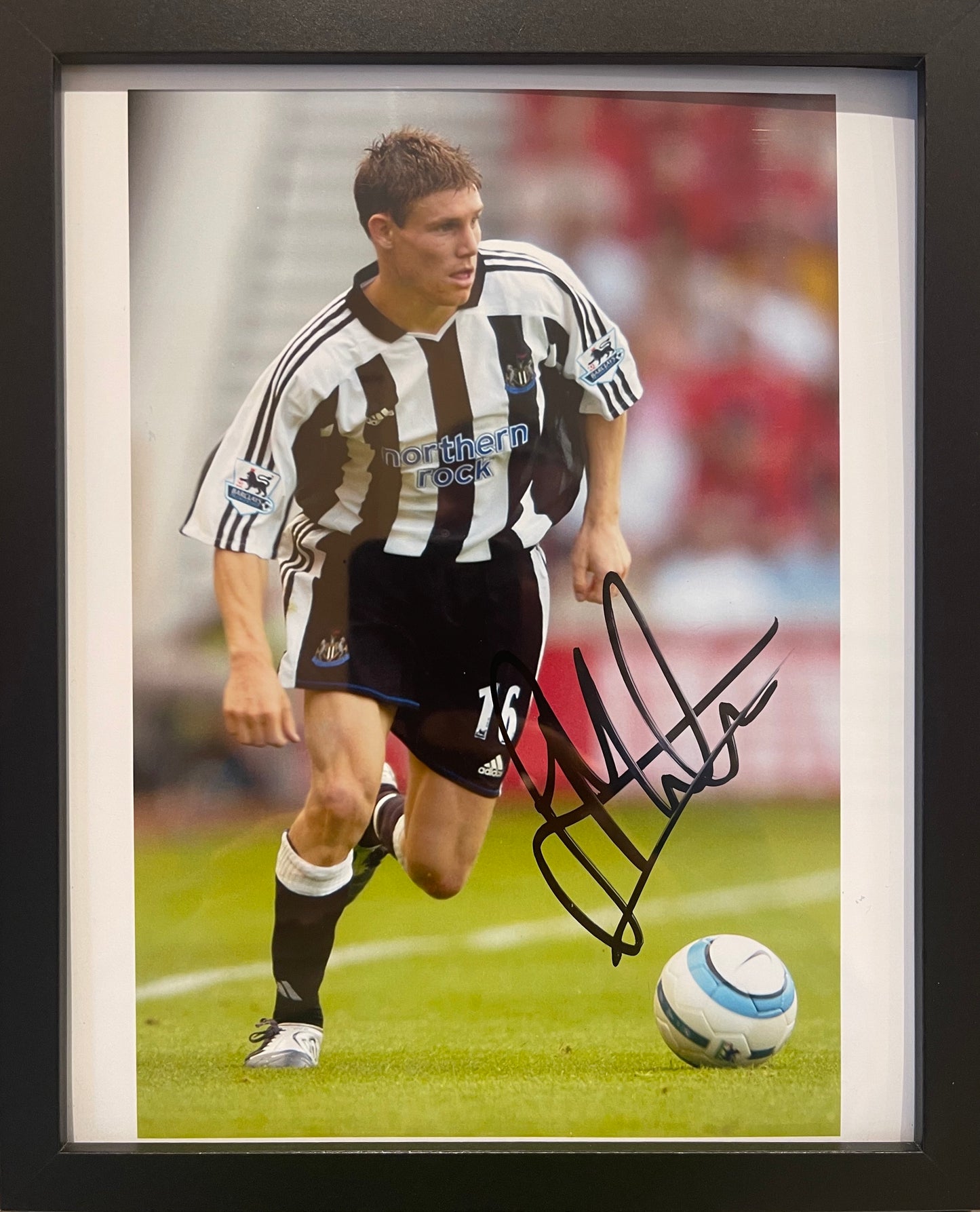 JAMES MILNER HAND SIGNED FRAMED NEWCASTLE UNITED PHOTO WITH COA