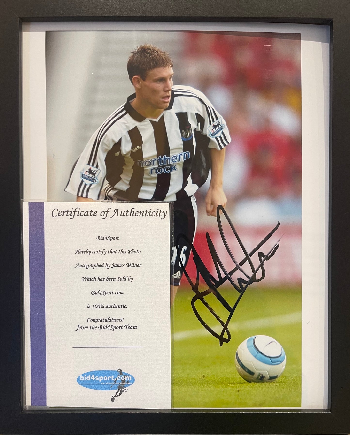 JAMES MILNER HAND SIGNED FRAMED NEWCASTLE UNITED PHOTO WITH COA