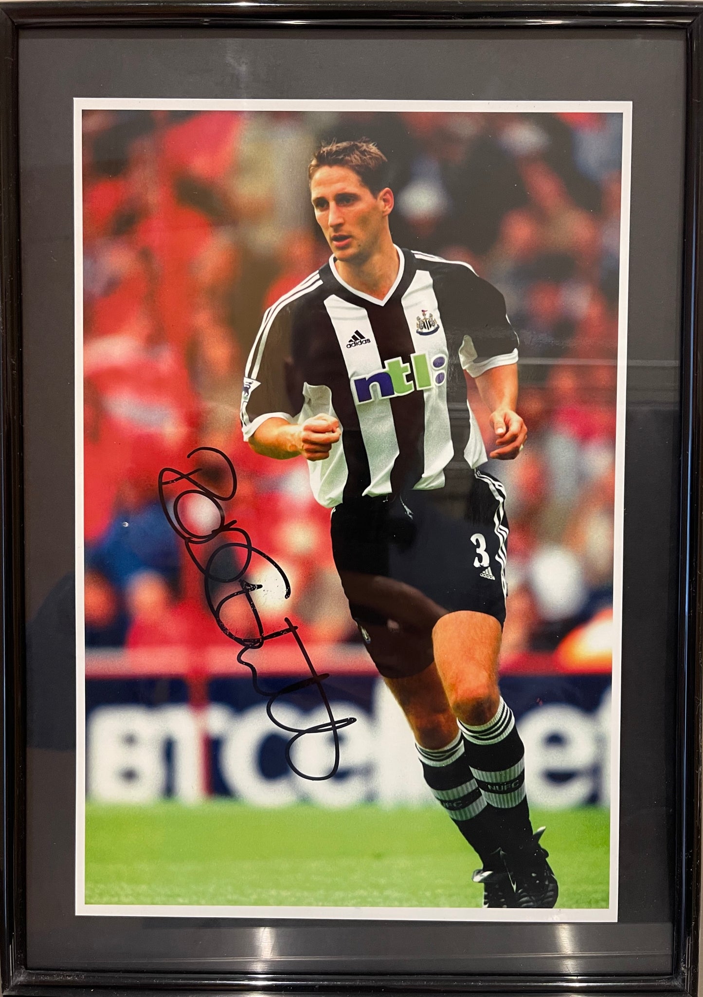 ROBBIE ELLIOTT NEWCASTLE UNITED HAND SIGNED PHOTO WITH COA