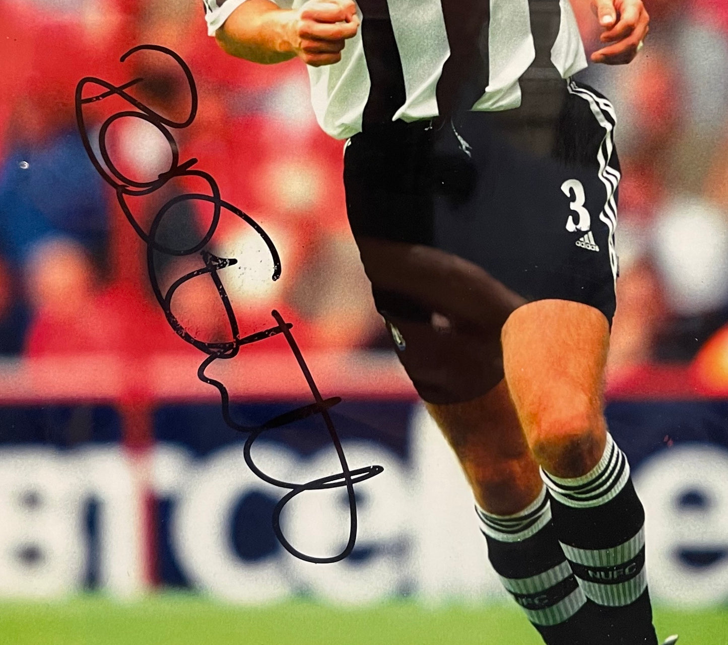 ROBBIE ELLIOTT NEWCASTLE UNITED HAND SIGNED PHOTO WITH COA