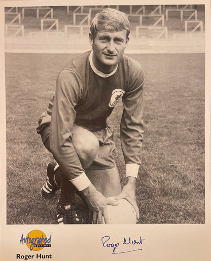 ROGER HUNT - LIVERPOOL, ENGLAND 1966 LEGEND, HAND SIGNED PHOTO WITH COA