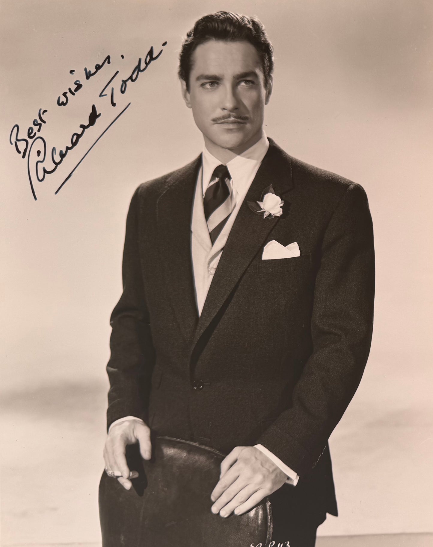 Richard Todd, Guaranteed Hand Signed 25cm x 20cm Publicity Photo & COA
