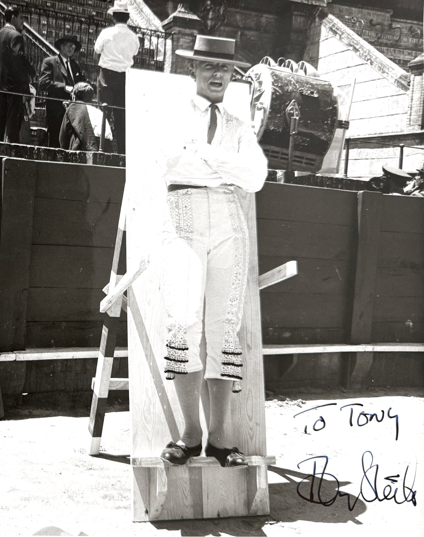 Tommy Steele, British Award Winning Actor Hand Signed Original 25cm x 20cm Photo & COA