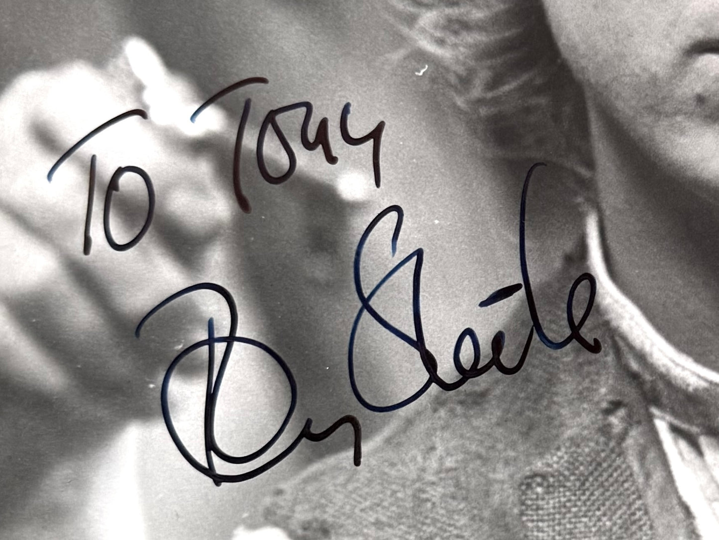 Tommy Steele, British Award Winning Actor Hand Signed Original 25cm x 20cm Photo & COA