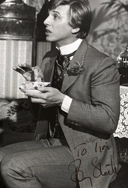 Tommy Steele, British Award Winning Actor Hand Signed Original 25cm x 20cm Photo & COA