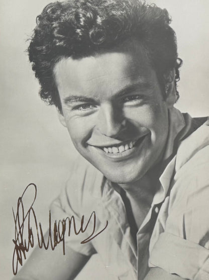 Robert Wagner, Hand Signed Framed 30cm x 25cm Original Photo & COA
