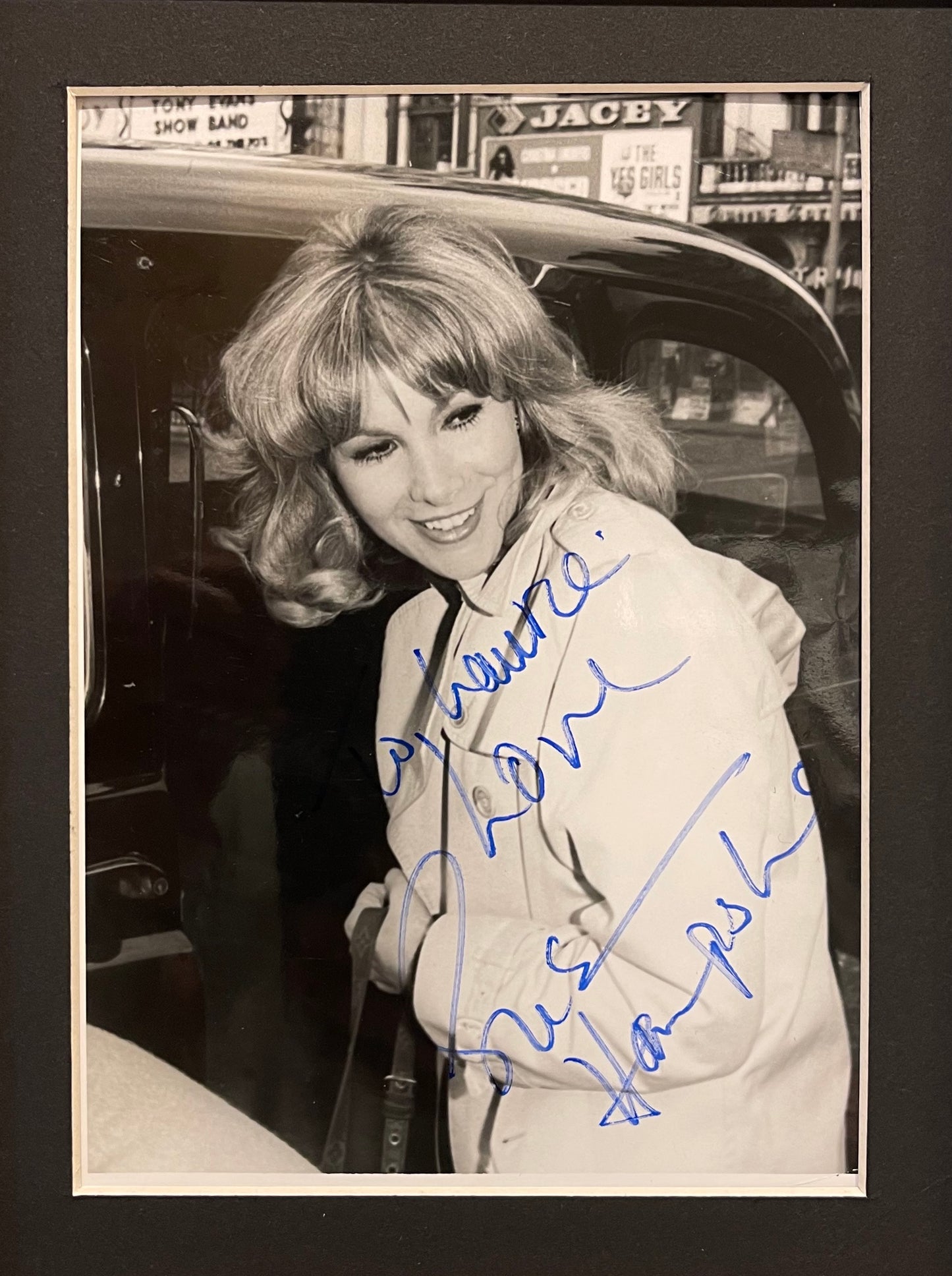 SUSAN HAMPSHIRE HAND SIGNED FRAMED PHOTO WITH COA