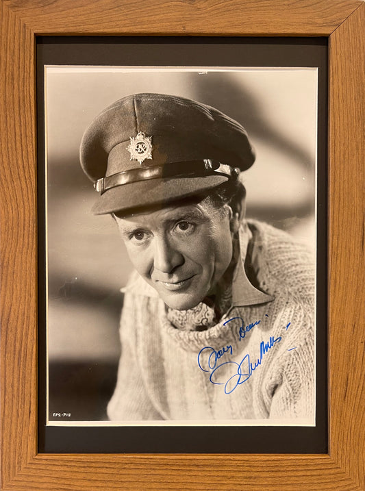 SIR JOHN MILLS HAND SIGNED PHOTO WITH COA