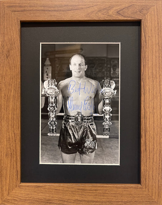 HENRY COOPER, FORMER HEAVYWEIGHT BOXING CHAMPION, HAND SIGNED PHOTO WITH COA