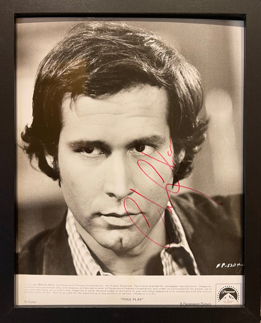 CHEVY CHASE HAND SIGNED 'FOUL PLAY' PROMO PHOTO WITH COA