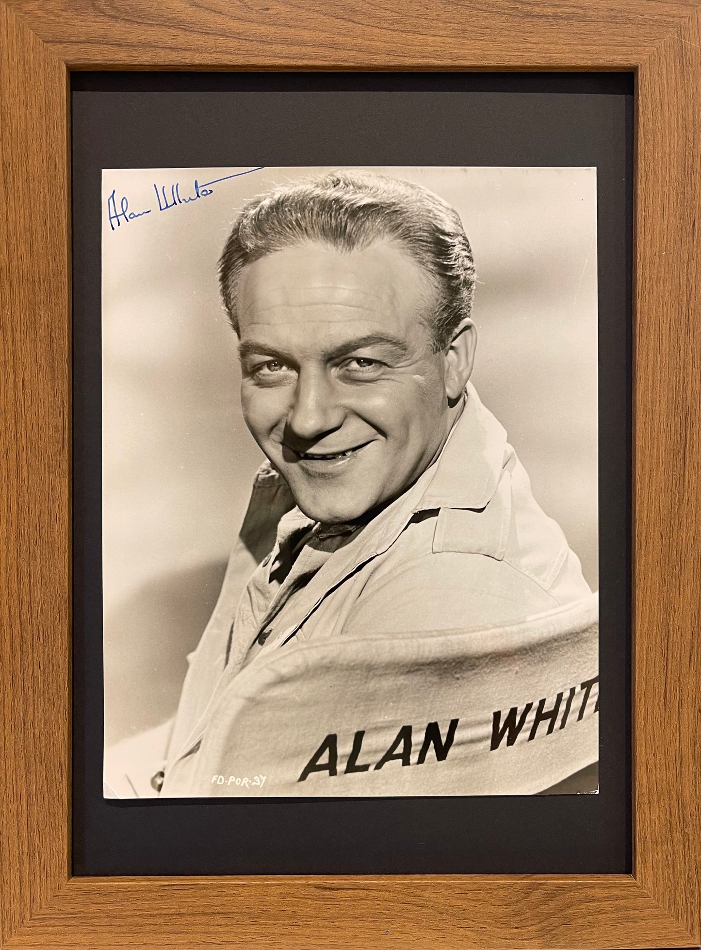 ALAN WHITE - ACTOR - HAND SIGNED FRAMED PHOTO WITH COA