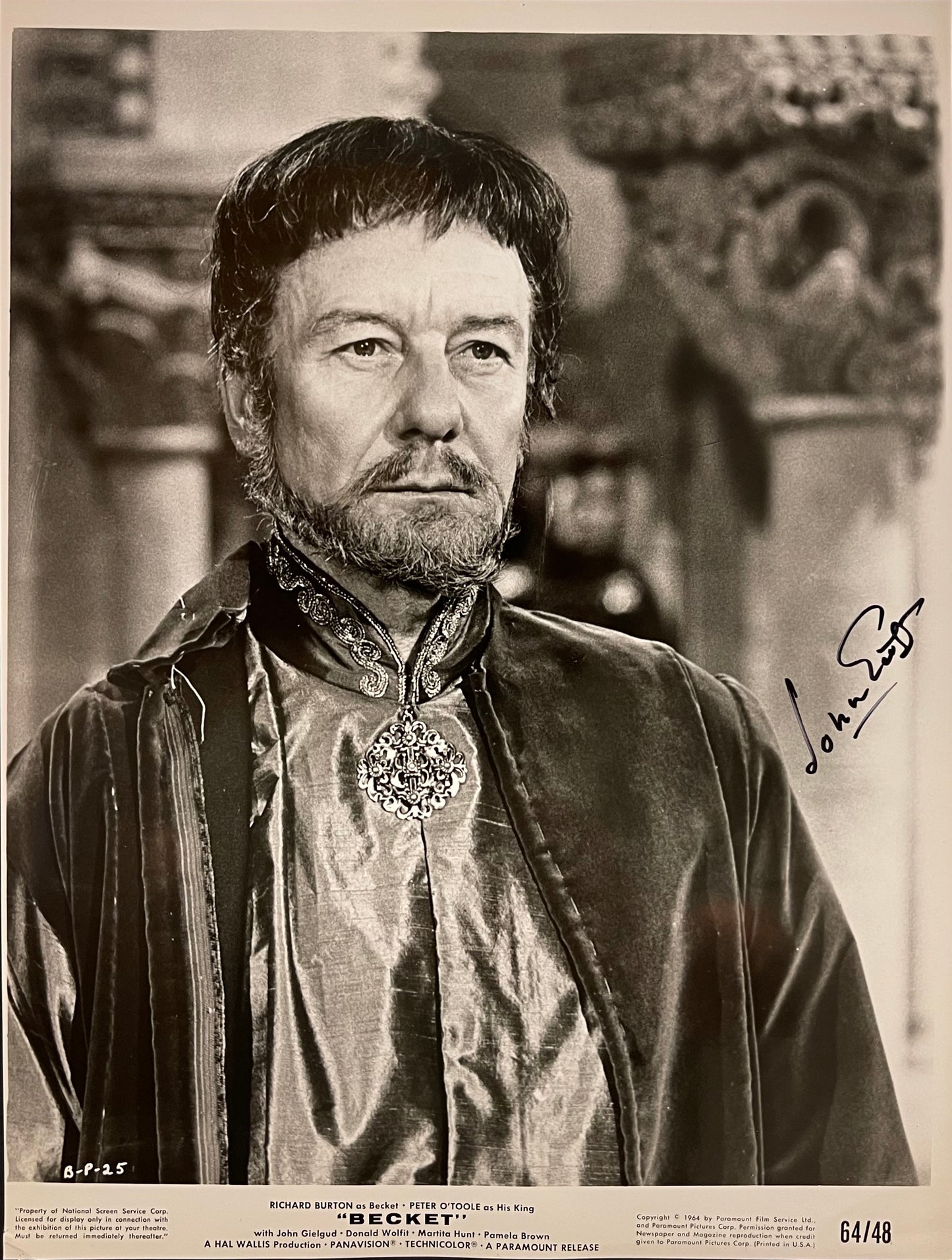 SIR JOHN GIELGUD HAND SIGNED 'BECKET' PUBLICITY PHOTO WITH COA